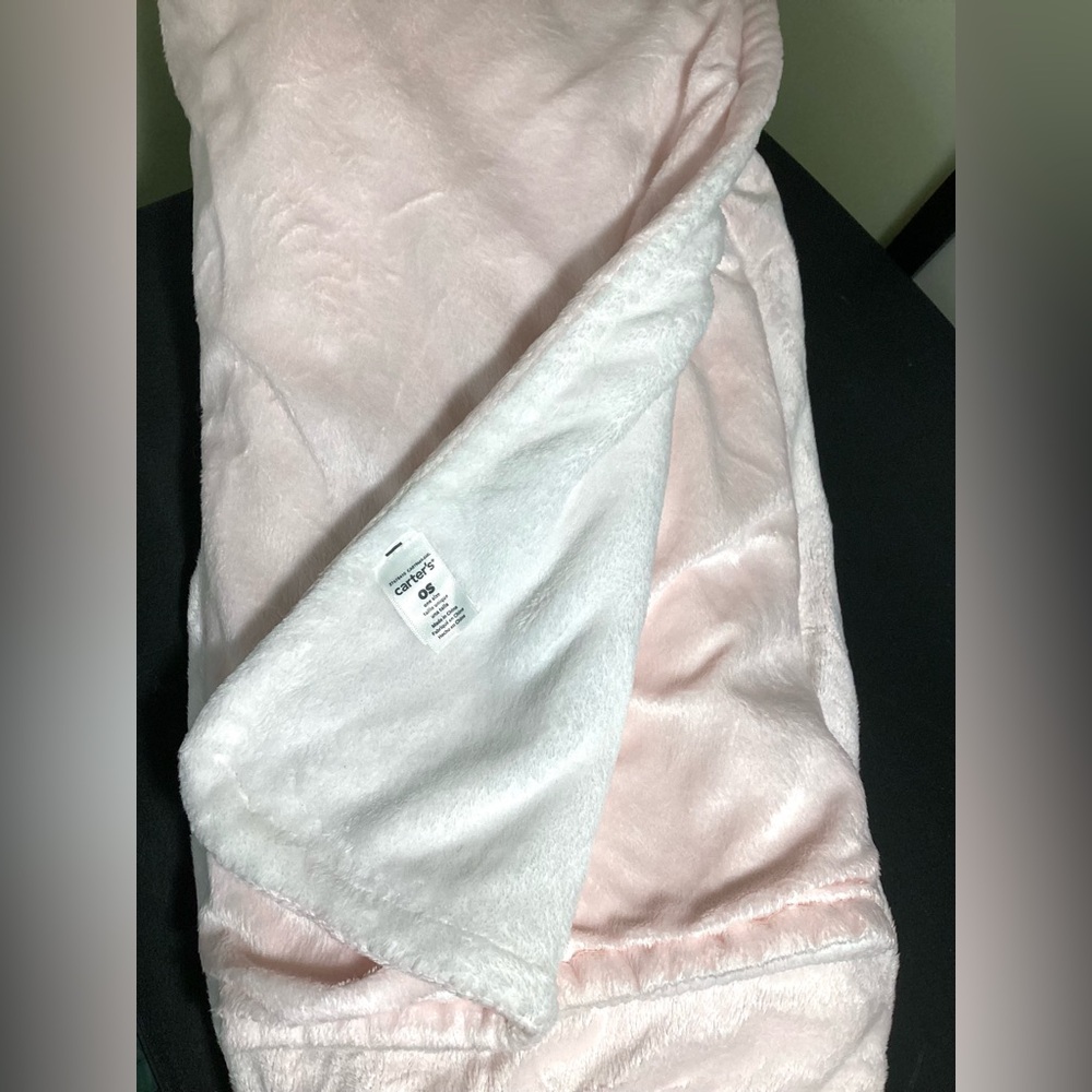 Carter’s baby girl plush blanket. 31” x 40”